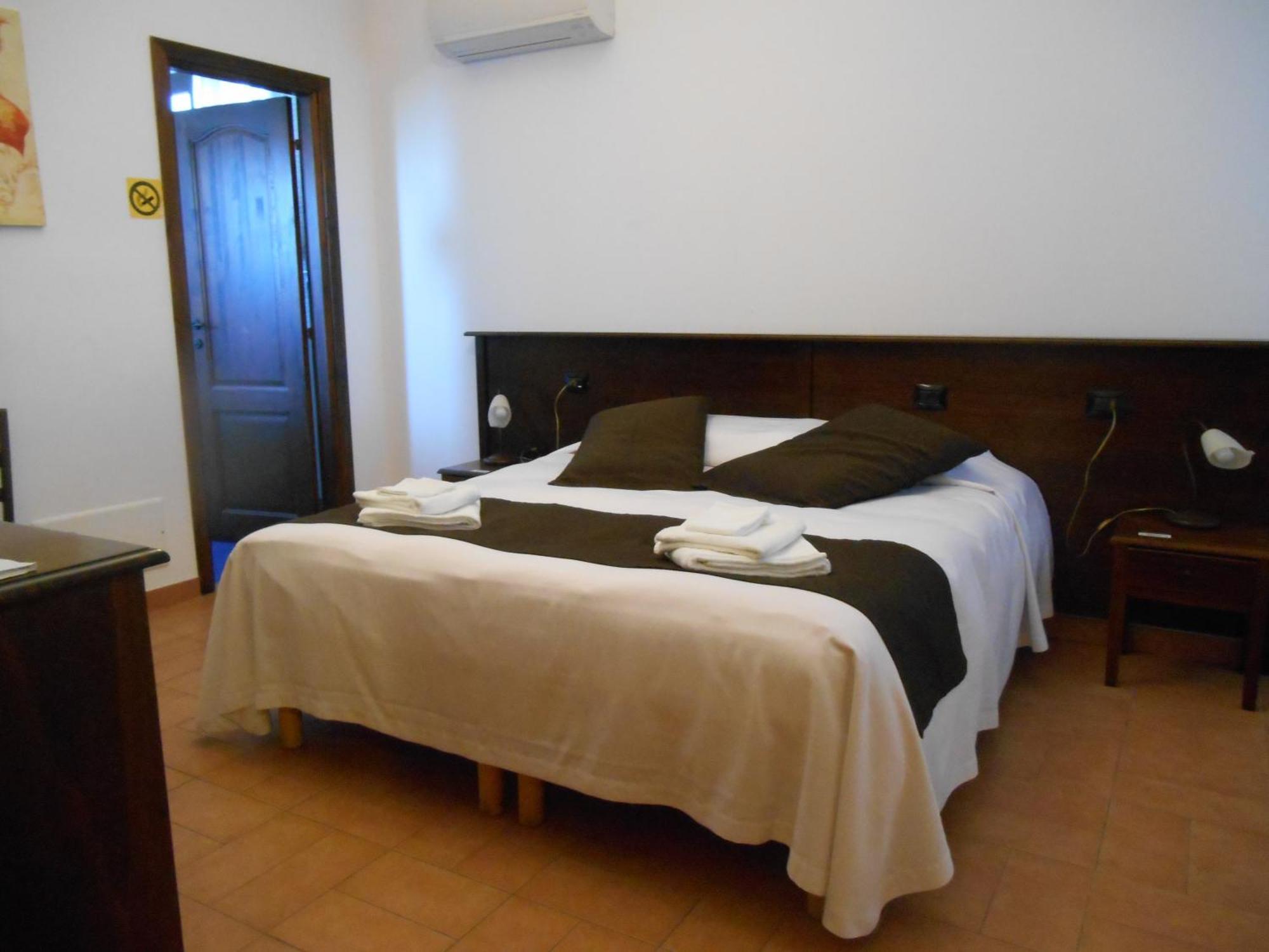 Bed & Breakfast Giardini Di Marzo Lecce Buitenkant foto